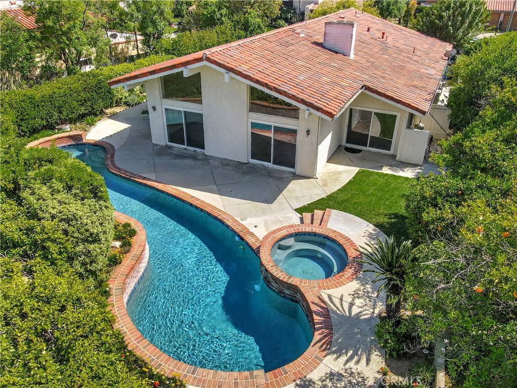 23415 Park Hacienda, Calabasas, CA 91302