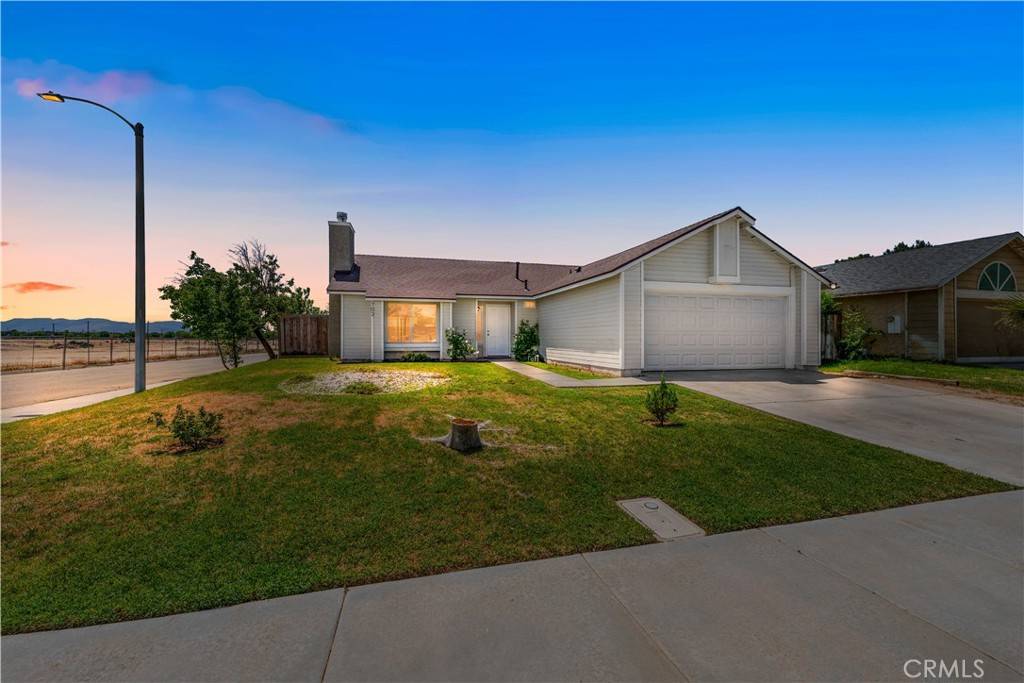 702 W Avenue H2, Lancaster, CA 93534