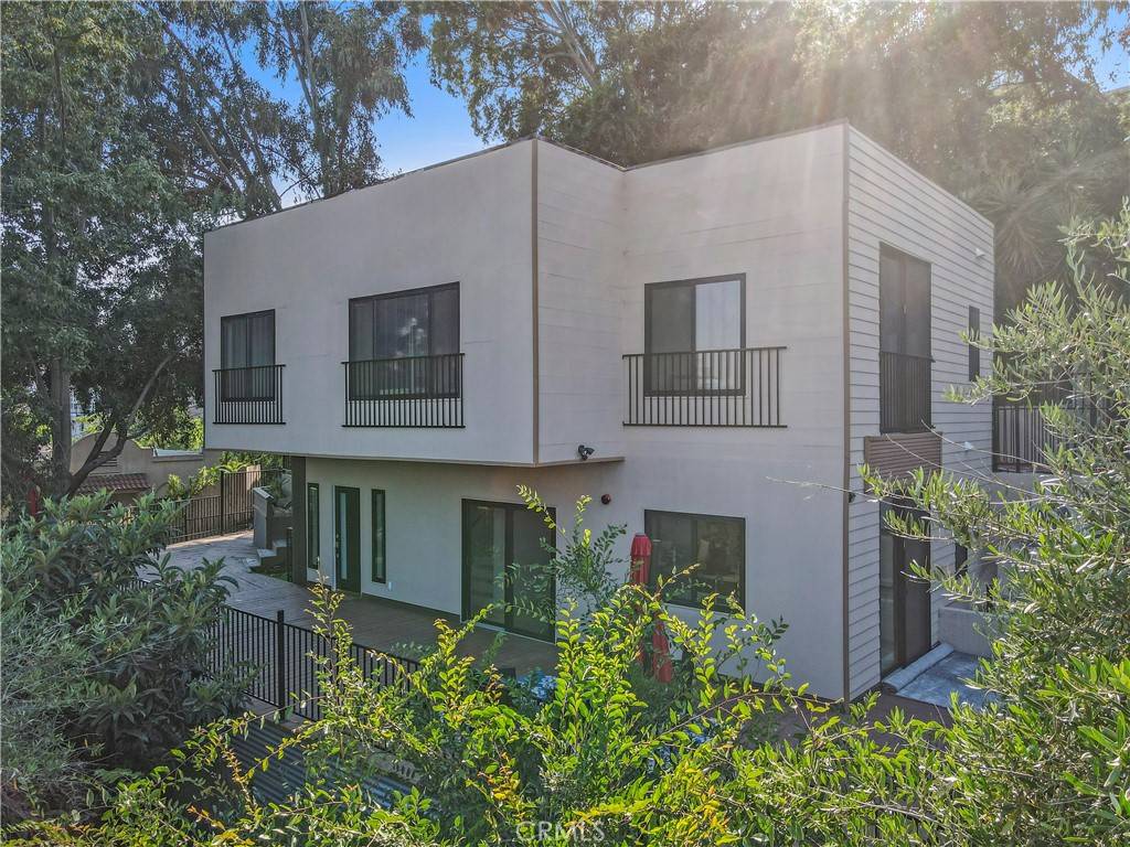 2315 Loma Vista PL, Los Angeles, CA 90039