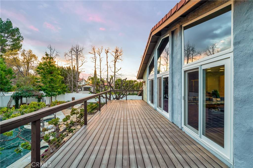 23216 Park Esperanza, Calabasas, CA 91302