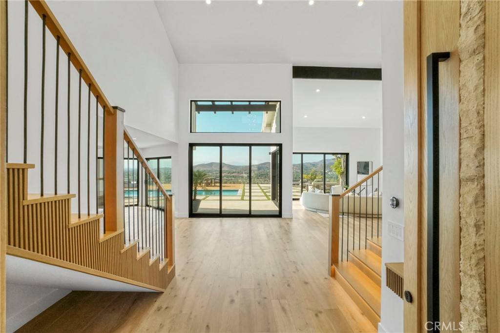 Westlake Village, CA 91361,32075 Canterhill PL