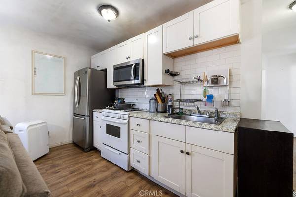 Ventura, CA 93001,182 E McFarlane ST