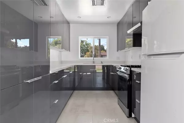 Woodland Hills, CA 91367,22723 Leonora DR