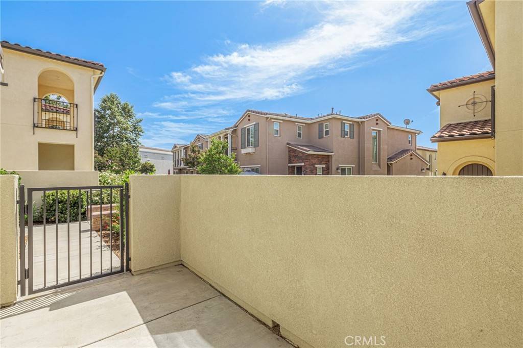 Valencia, CA 91354,28752 Calle De La Paz DR