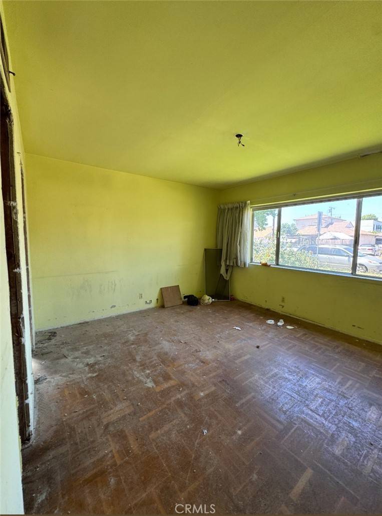 Northridge, CA 91325,17506 Lorne ST