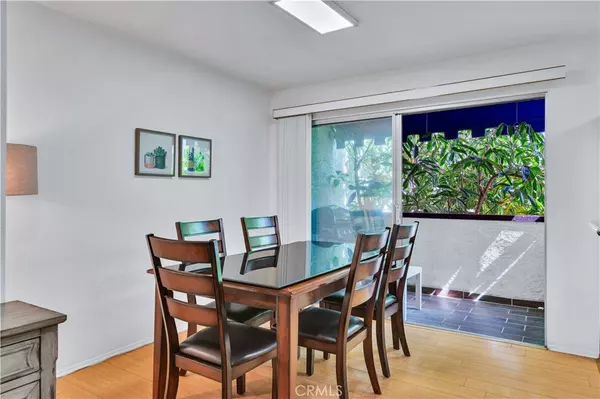 18530 Hatteras ST #220, Tarzana, CA 91356
