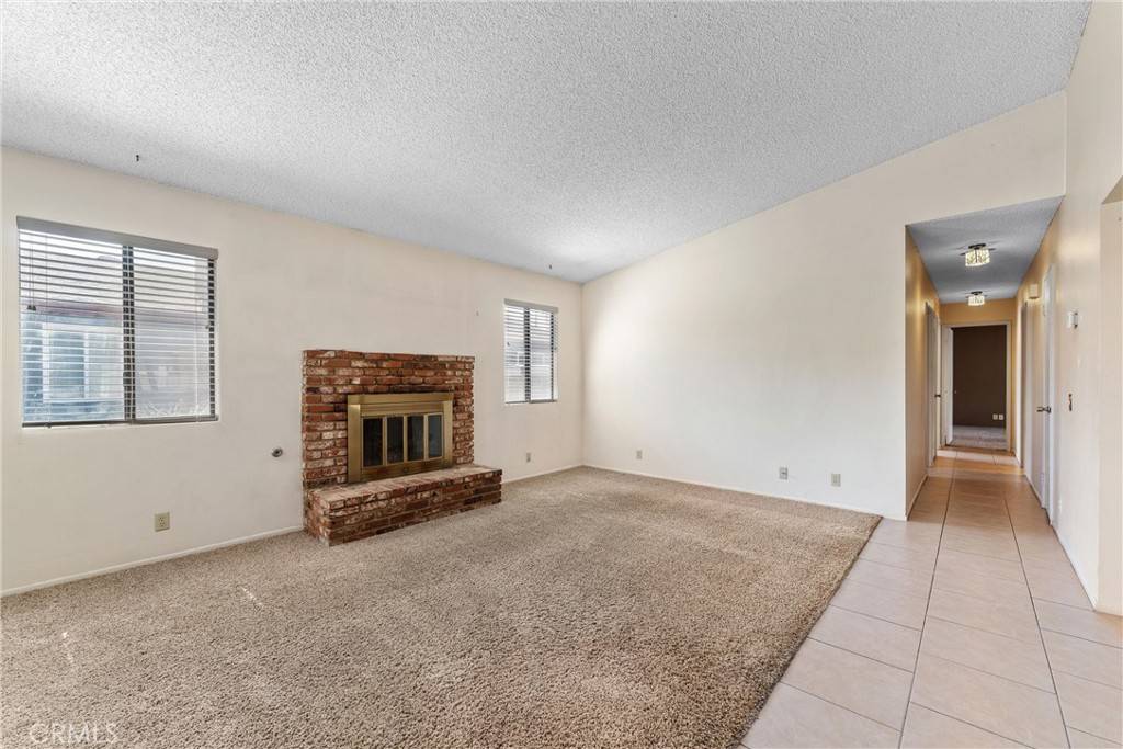 Lancaster, CA 93535,637 E Avenue J9