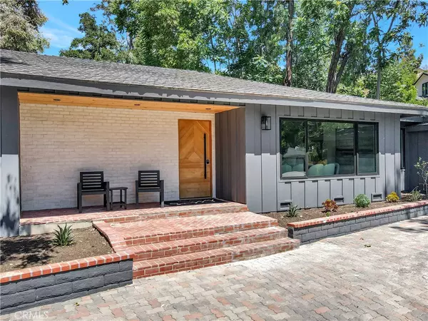 Tarzana, CA 91356,4830 Hasekian DR