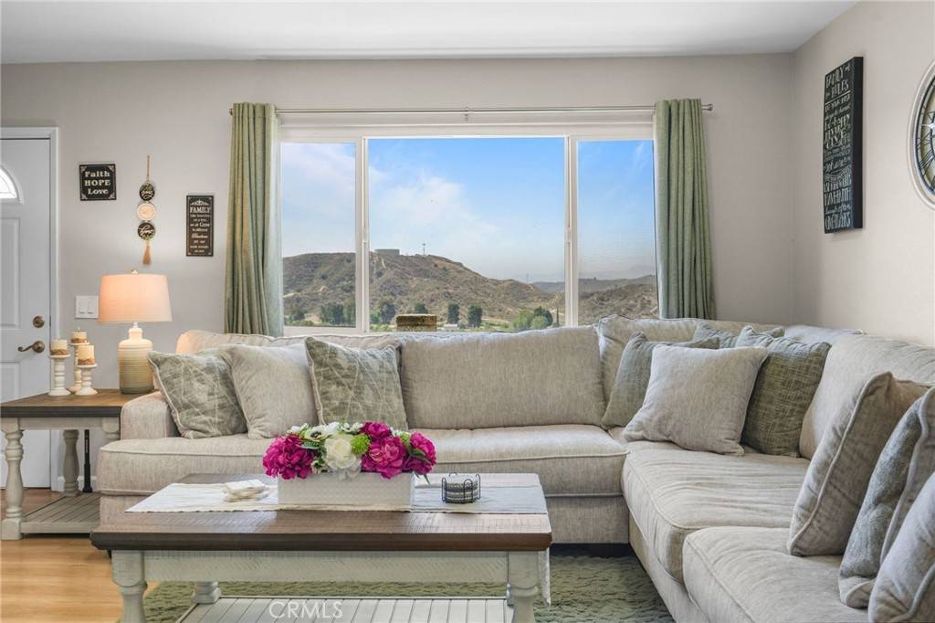 Saugus, CA 91350,22516 Paseo Terraza