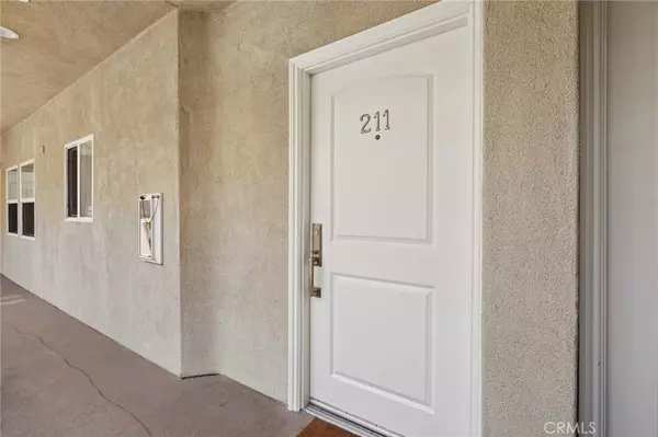 Sherman Oaks, CA 91411,15206 Burbank BLVD #211