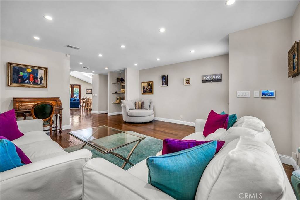 Encino, CA 91316,5948 Hesperia AVE