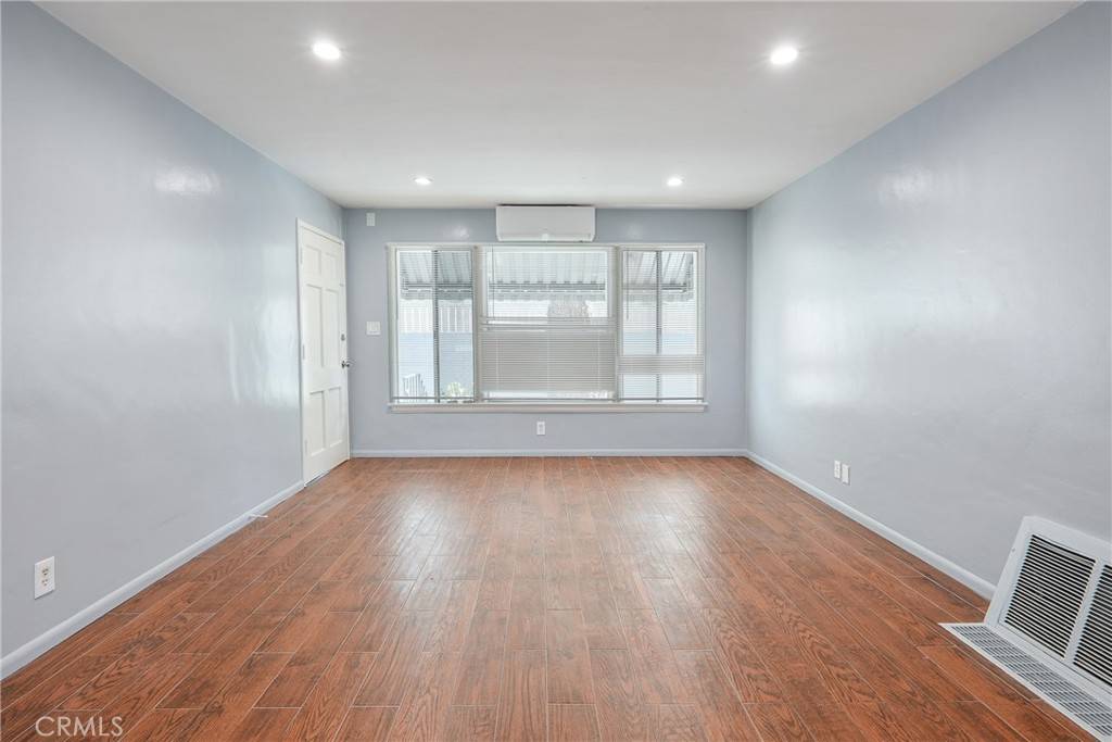 North Hollywood, CA 91601,5334 Cleon AVE #1