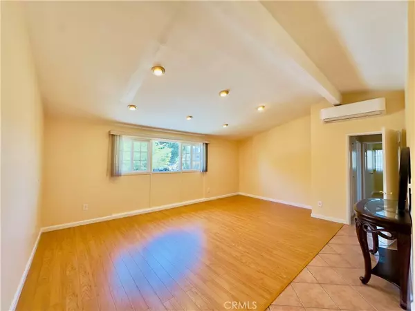 18556 Community ST #3, Northridge, CA 91324