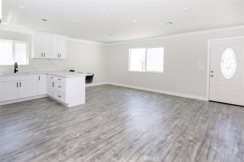 Van Nuys, CA 91406,15849 Marlin PL