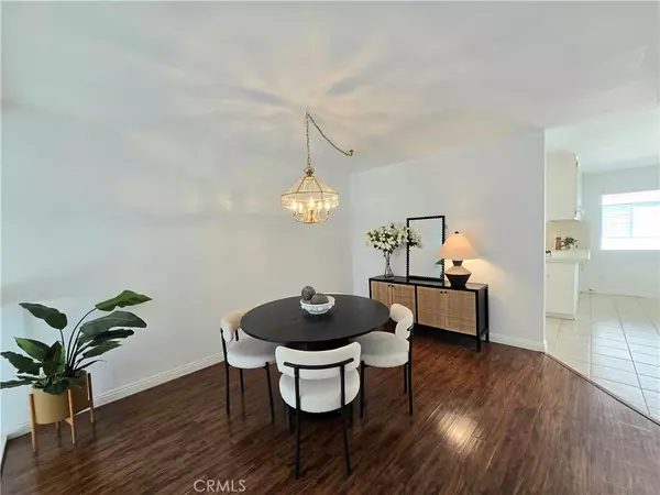 Woodland Hills, CA 91367,6121 Shoup AVE #10