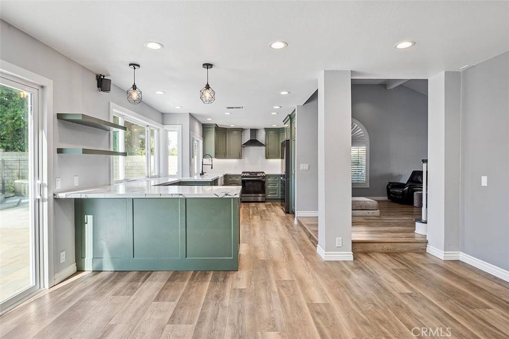 West Hills, CA 91304,23711 Baltar ST