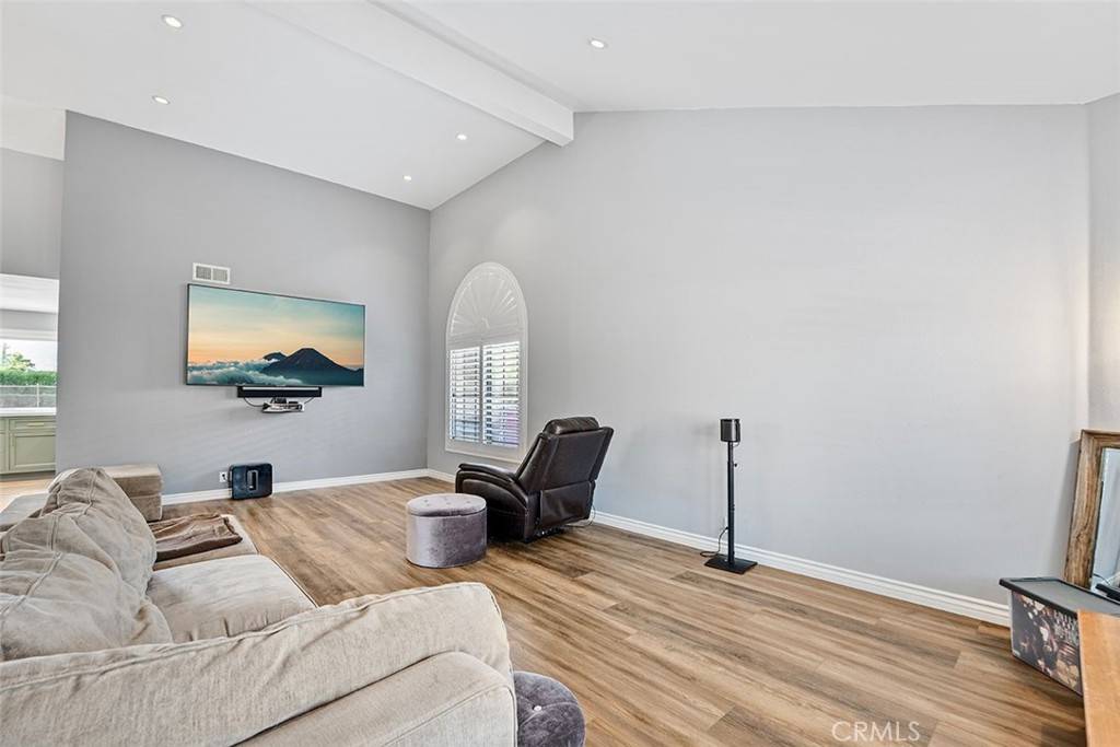 West Hills, CA 91304,23711 Baltar ST