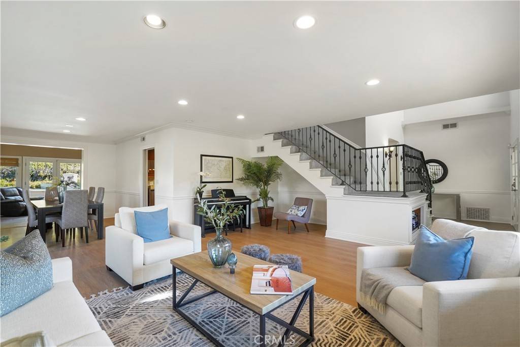 Woodland Hills, CA 91364,22550 Flamingo ST