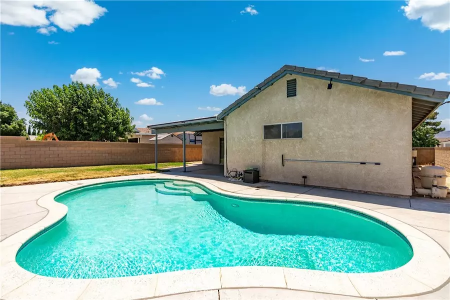 3557 W Avenue J14, Lancaster, CA 93536