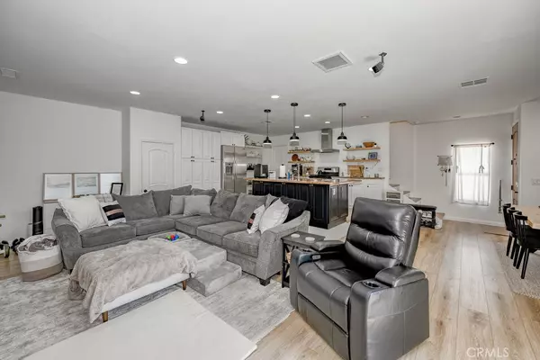 Newhall, CA 91321,25252 Atwood BLVD