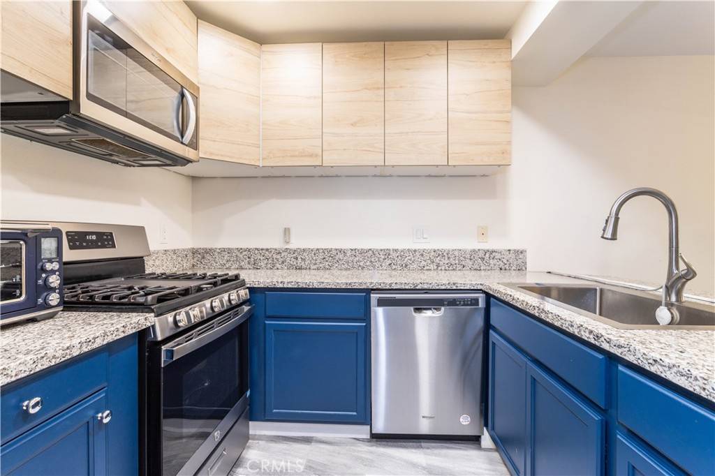 Granada Hills, CA 91344,15786 Midwood DR #2