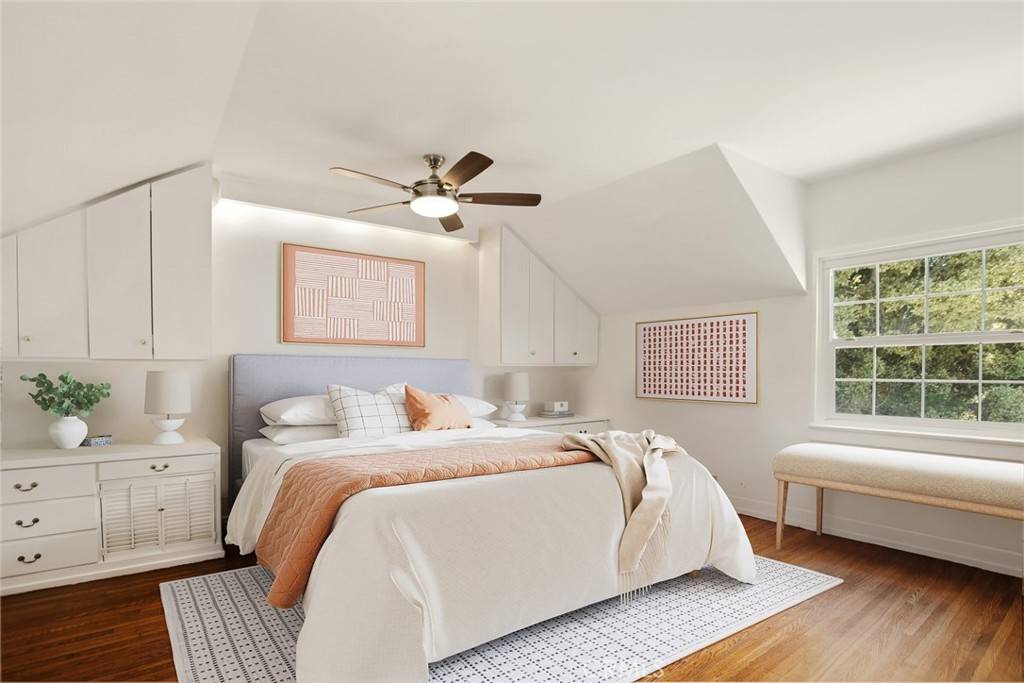 Los Angeles, CA 90068,6438 Ivarene AVE