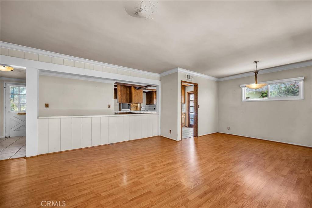 Valley Village, CA 91607,5333 Goodland AVE