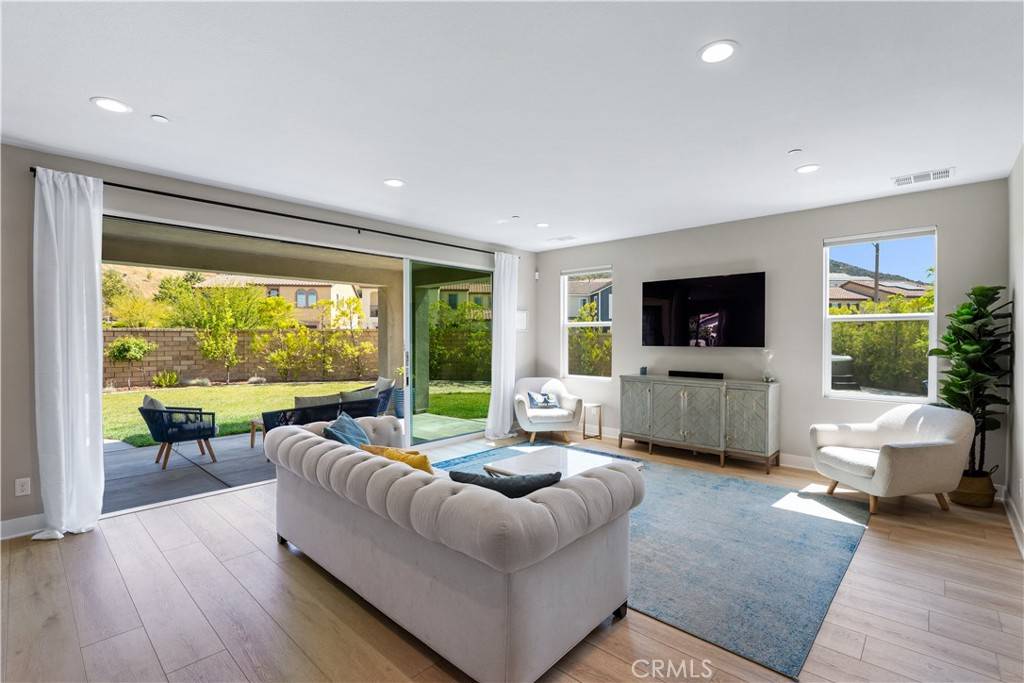 Canyon Country, CA 91387,25010 Sycamore Falls CT