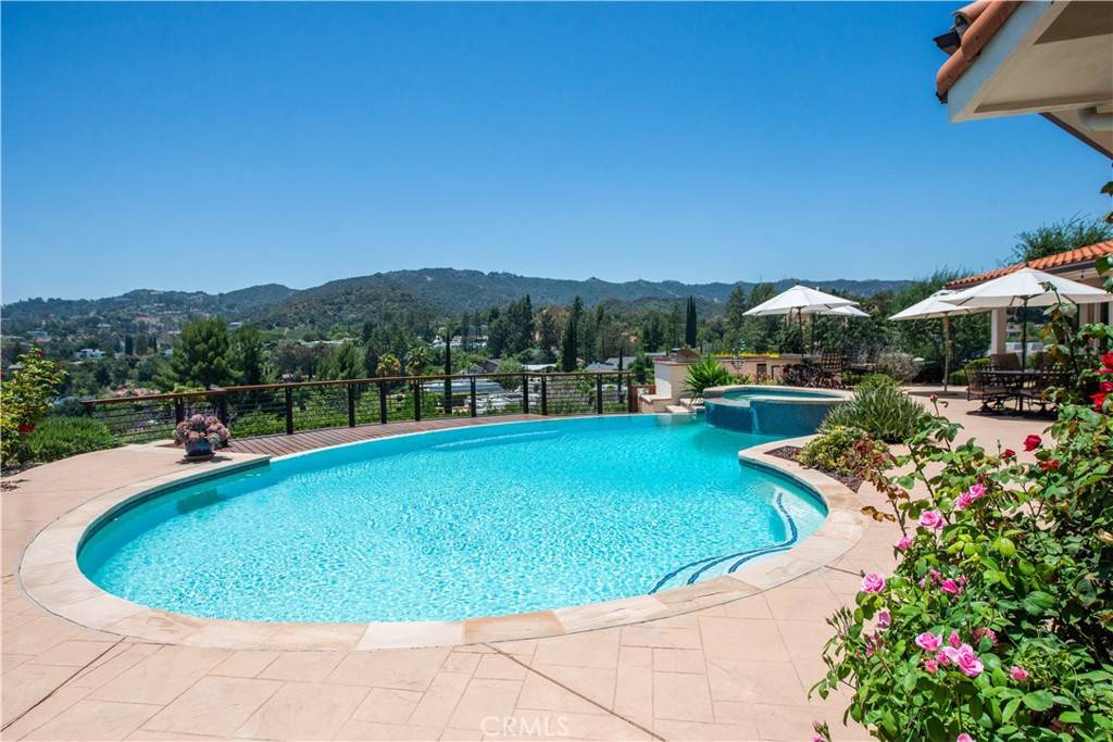 Encino, CA 91436,17068 Countess PL