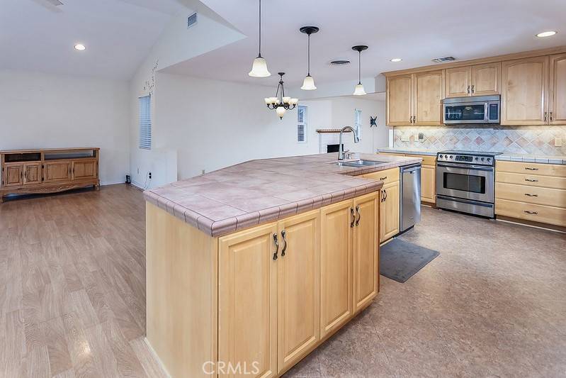 West Hills, CA 91304,7707 Sedan AVE