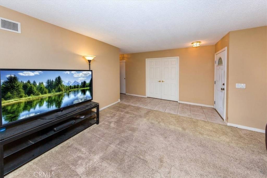 Camarillo, CA 93012,5709 Holly Ridge DR