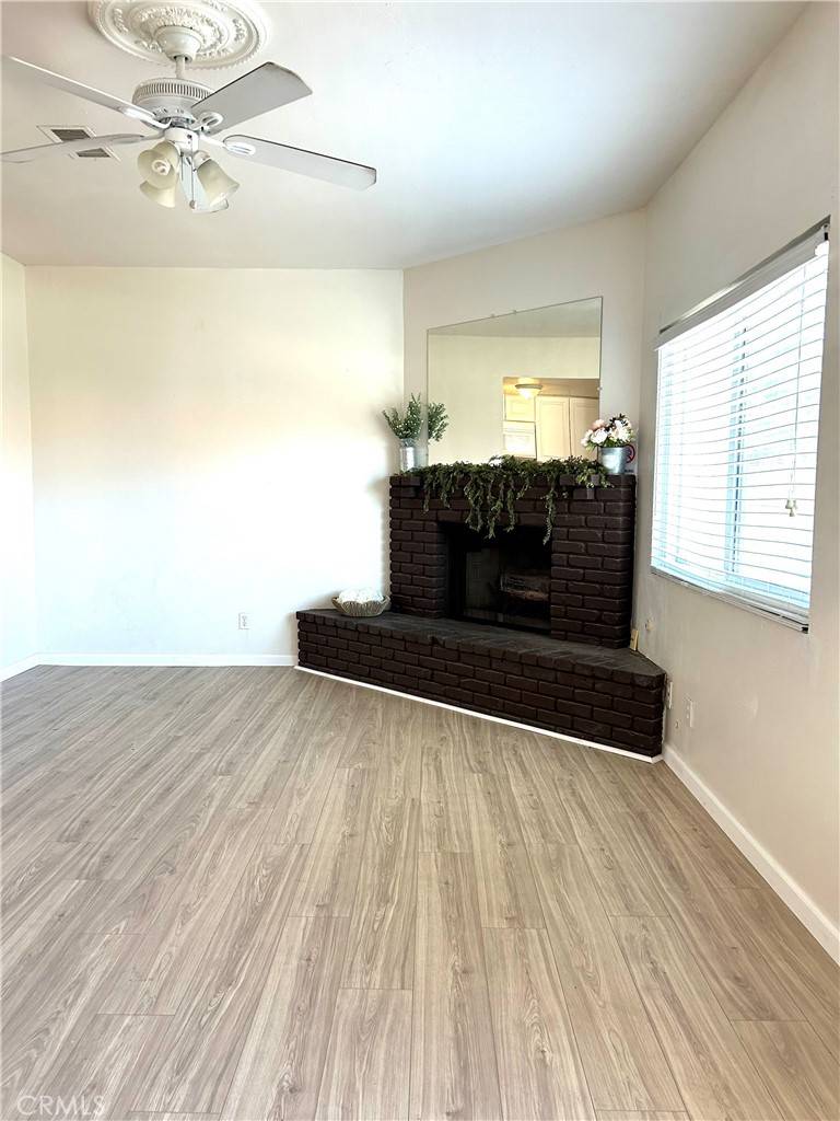 Palmdale, CA 93550,38710 10th ST E #12
