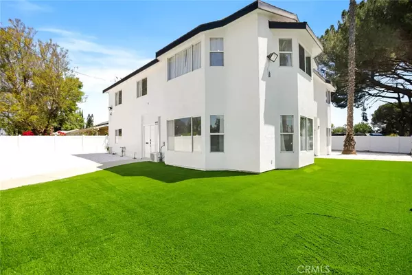 Reseda, CA 91335,7904 Tampa AVE