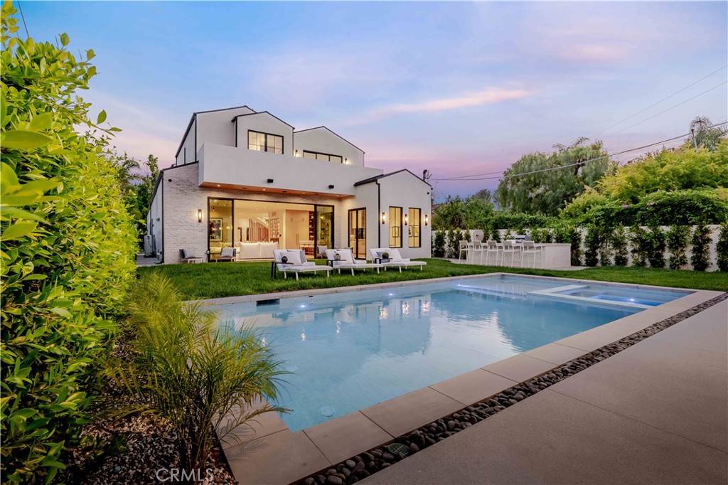 Encino, CA 91436,16711 Moorpark ST