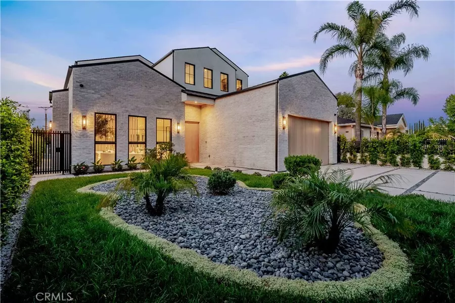 16711 Moorpark ST, Encino, CA 91436