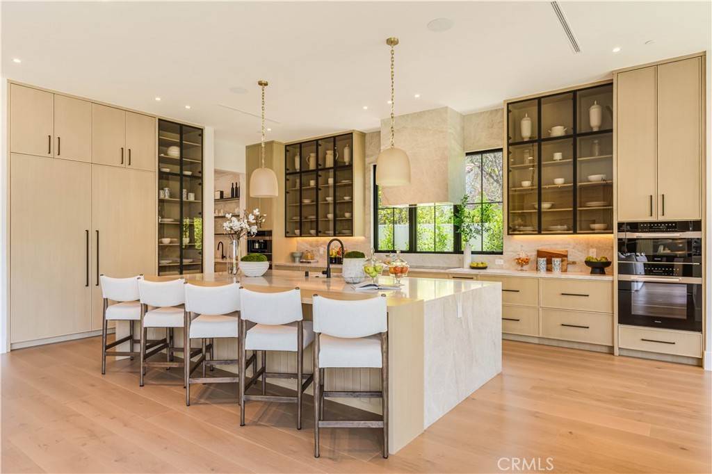 Encino, CA 91436,16711 Moorpark ST