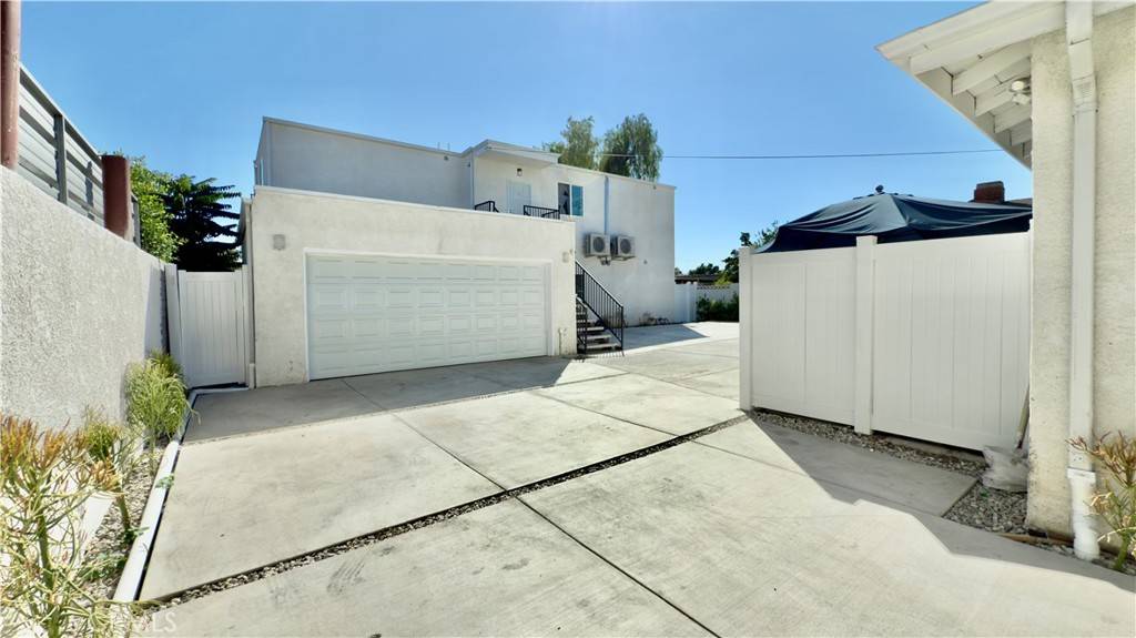 Pacoima, CA 91331,11125 Glenoaks BLVD