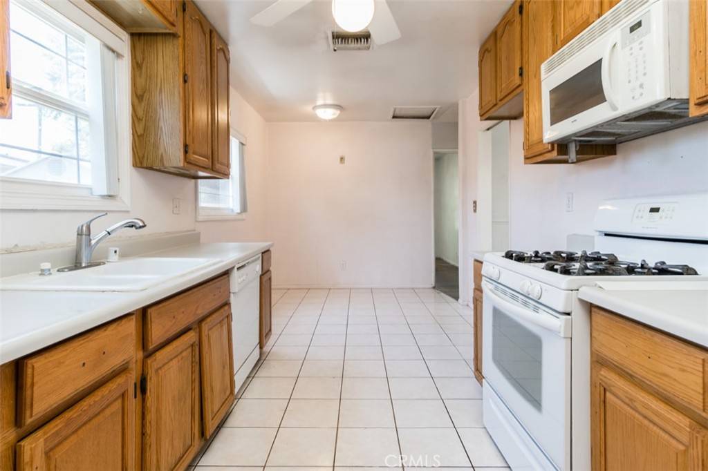 San Fernando, CA 91345,15300 Mayall ST