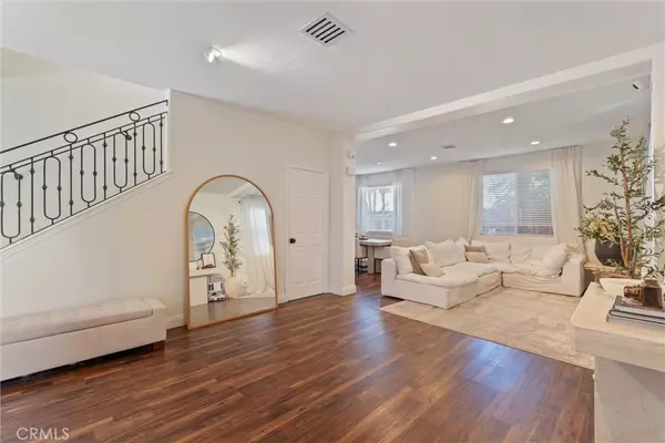 Tarzana, CA 91356,5616 Etiwanda AVE #6