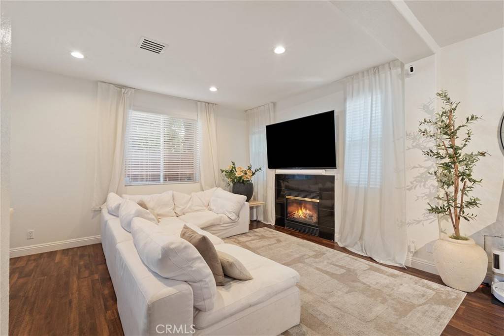 Tarzana, CA 91356,5616 Etiwanda AVE #6