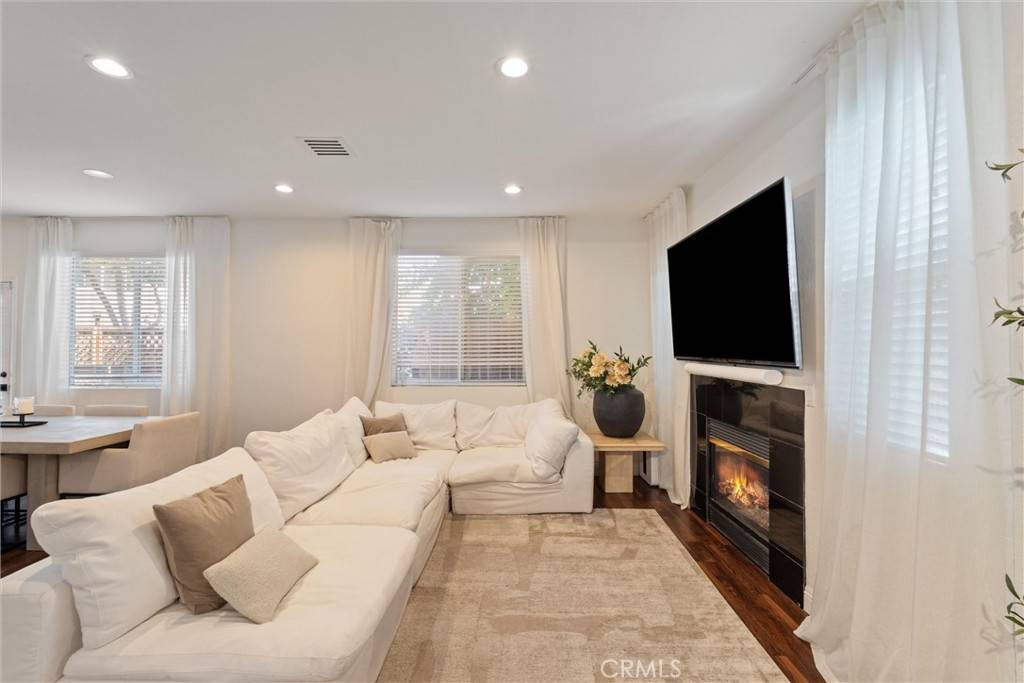 Tarzana, CA 91356,5616 Etiwanda AVE #6