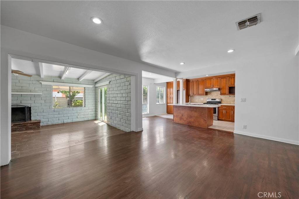 Arleta, CA 91331,9794 Stanwin AVE