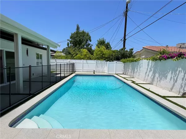 18823 Martha ST, Tarzana, CA 91356