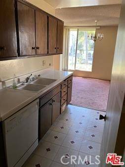 Los Angeles, CA 90020,360 S Kenmore AVE #302