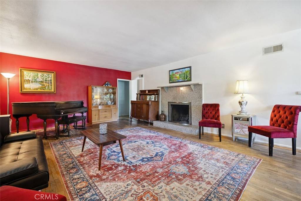 Woodland Hills, CA 91367,5800 Winnetka AVE