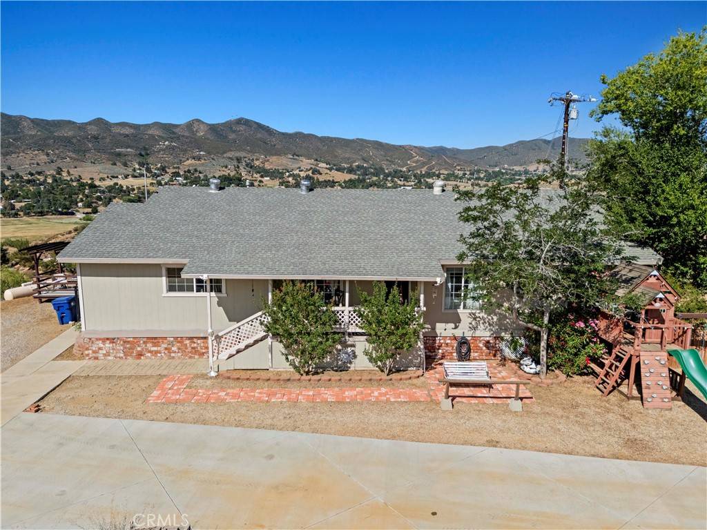 8630 Penhaven LN, Leona Valley, CA 93551