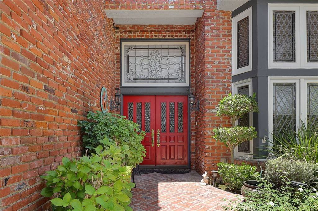 Woodland Hills, CA 91367,6137 Paseo La Vista