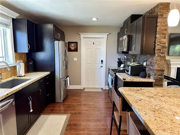 Simi Valley, CA 93065,1034 Mead AVE