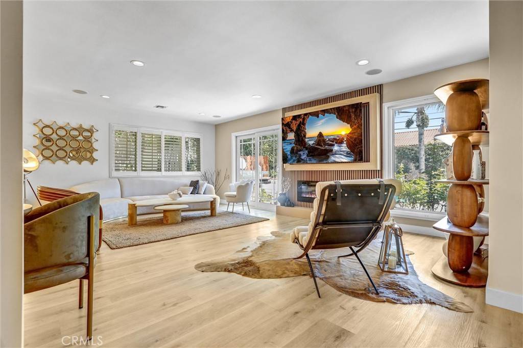 Woodland Hills, CA 91364,21701 Costanso ST