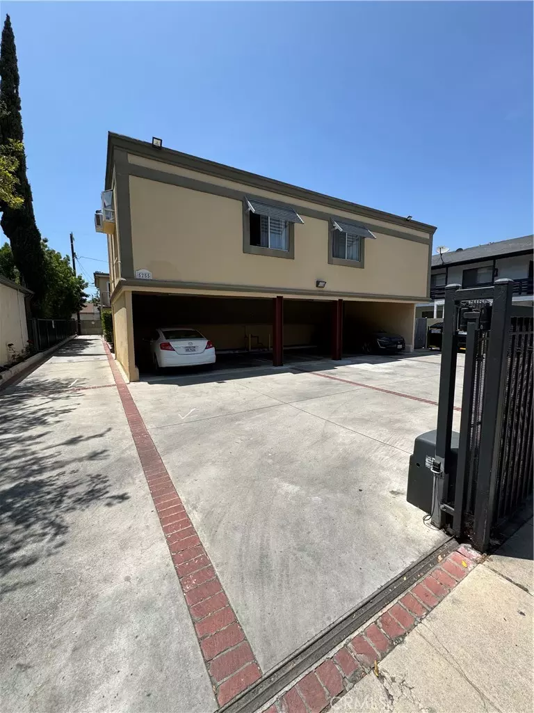 North Hollywood, CA 91601,5255 Satsuma AVE #8